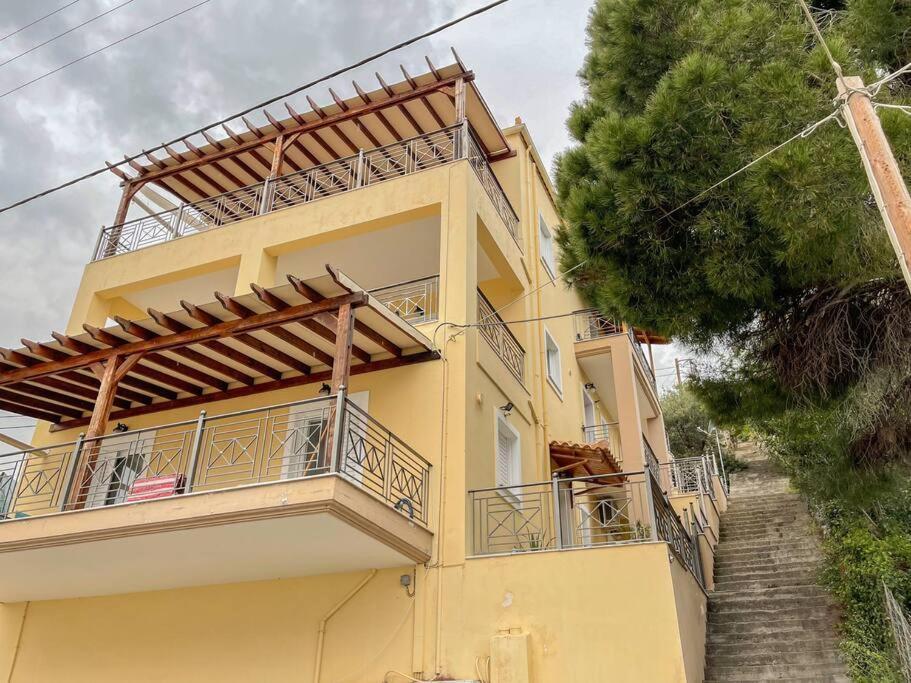 Afroditi'S Apartment Superb View Gytheio Exterior foto